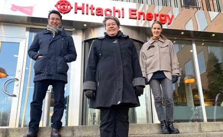 Rodrigo Tanabe, Mie-Lotte Bohl och Johanna Edlund på Hitachi Energy i Ludvika