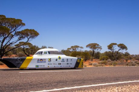 En av JU Solar Teams tidigare bilar i Australien