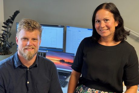 Ingenjörerna Gudjon Gudjonsson, Nadja Myhrman och Hanna Högberg (nu föräldraledig) startade Coneos Engineering. Nu är de fyra på företaget där ingen chef och alla får vara med och bestämma. Foto: Pernilla Fredholm.