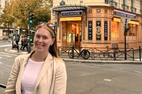 Alma Nilsson pluggar hållbar samhällsplanering på masternivå på KTH. Nu är hon på en utbytestermin i Paris. Ansökningsprocessen var ett pussel av dokument, datum och digitala formulär. Foto: privat.